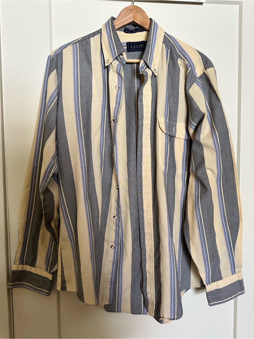 Levi's Men’s Cream & Blue Vintage Stripe Button-Down Shirt